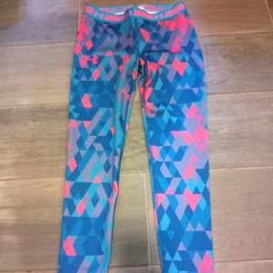 Youth size Small under Armour leggings like new